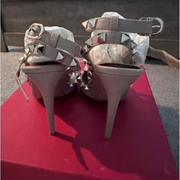 Valentino Garavani Rockstud Ankle Strap Heels - Nude - Picture 3 of 4